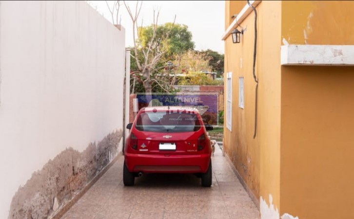 VENTA CASA RAWSON REPUBLICA DEL LIBANO Y (VIA RAPIDA)