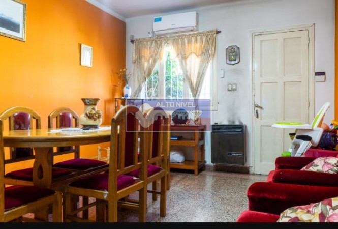 VENTA CASA RAWSON REPUBLICA DEL LIBANO Y (VIA RAPIDA)