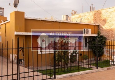 VENTA CASA RAWSON REPUBLICA DEL LIBANO Y (VIA RAPIDA)